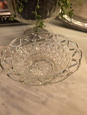 Vintage Imperial Glass Lace Edge "Button & Cane" Bowl 6.25"